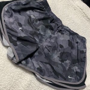 NIKE CAMO SHORTS